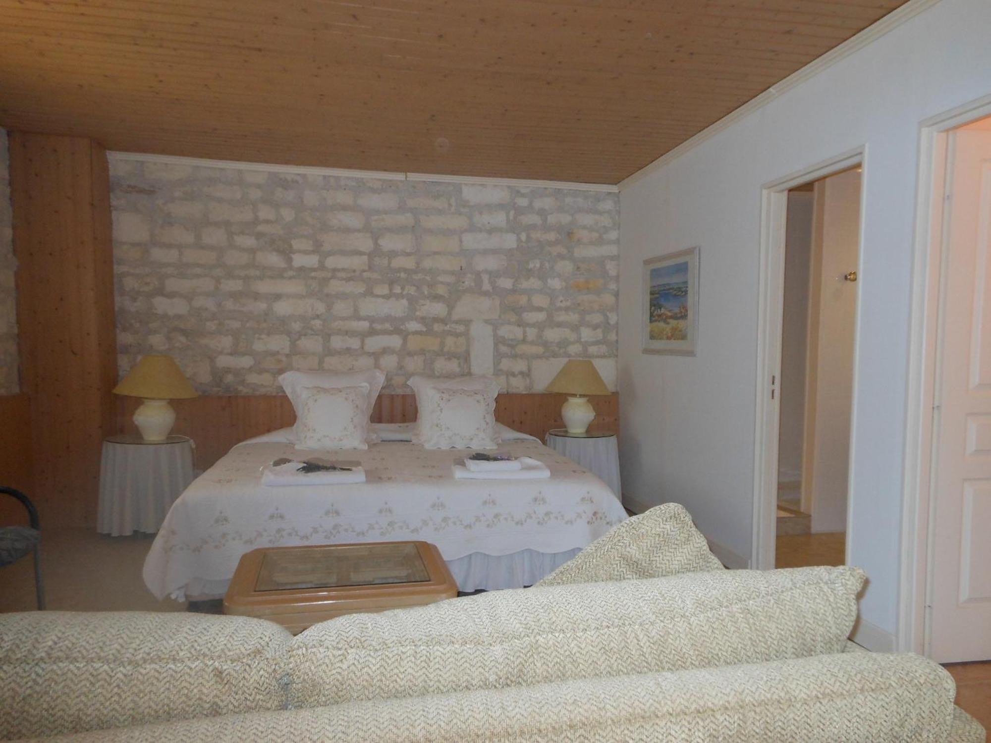 La Cour Des Cloches Bed & Breakfast Mainxe Exterior photo