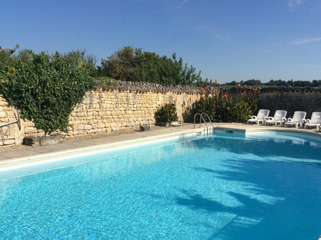 La Cour Des Cloches Bed & Breakfast Mainxe Exterior photo